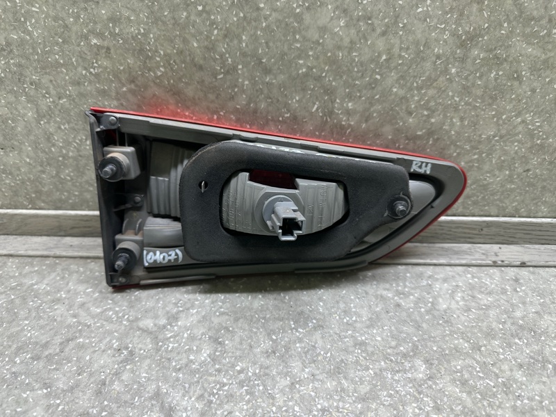 Фонарь внутренний правый QX60/JX35 12-20 2014 2.5 QR25DER