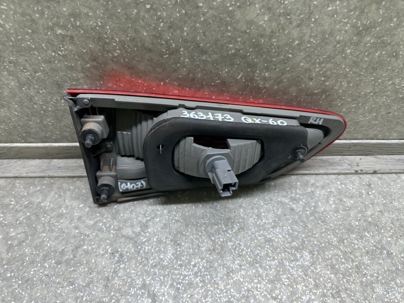 Фонарь внутренний правый QX60/JX35 12-20 2014 2.5 QR25DER