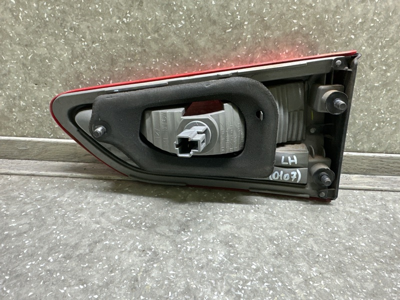 Фонарь внутренний левый QX60/JX35 12-20 2014 2.5 QR25DER Фонарь внутренний левый QX60/JX35 12-20 2014 2.5 QR25DER