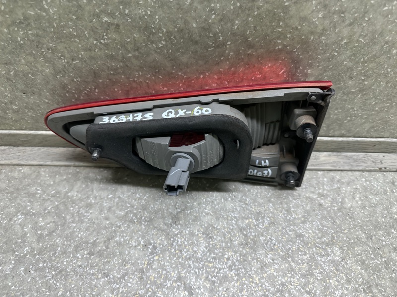 Фонарь внутренний левый QX60/JX35 12-20 2014 2.5 QR25DER Фонарь внутренний левый QX60/JX35 12-20 2014 2.5 QR25DER