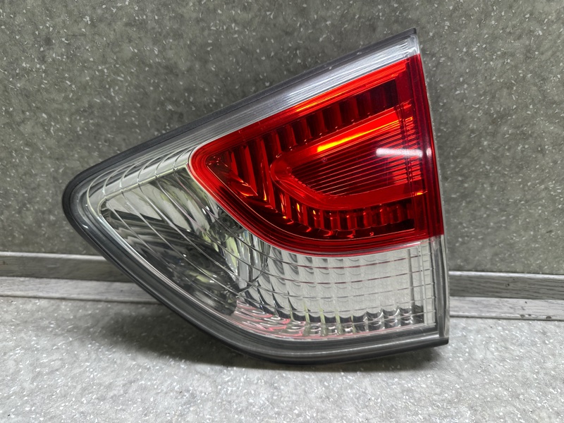 Запчасть фонарь внутренний правый NISSAN PATHFINDER R52 12-21 2012 26550-3KA2A Б/У Фонарь внутренний правый NISSAN PATHFINDER R52 12-21 2012 26550-3KA2A Б/У