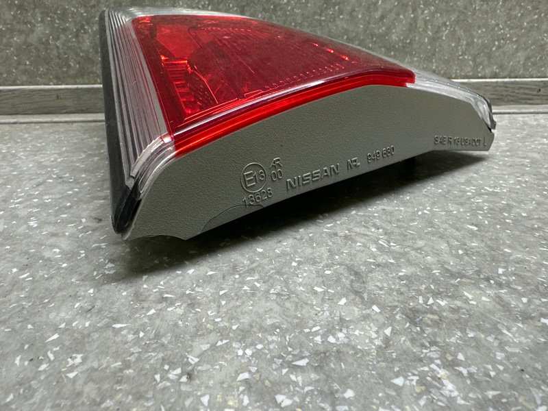 Фонарь внутренний левый PATHFINDER R52 12-21 2012 Фонарь внутренний левый PATHFINDER R52 12-21 2012