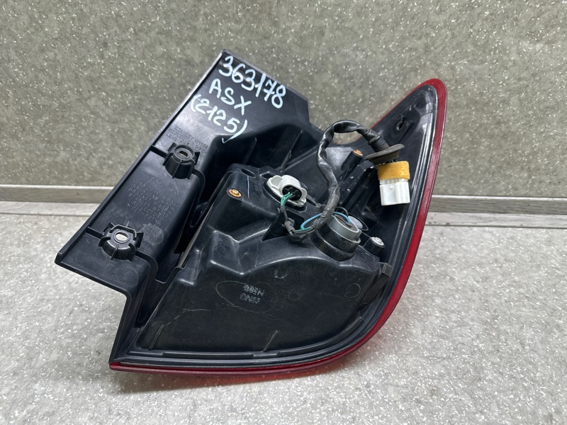 Фонарь наружный левый ASX / OUTLANDER SPORT 10-21 2.0 4B11 Фонарь наружный левый ASX / OUTLANDER SPORT 10-21 2.0 4B11