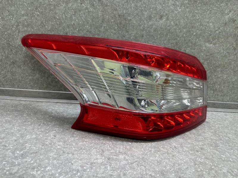 Фонарь наружный левый NISSAN SENTRA B17 12-21 1.8 MRA8DE Фонарь наружный левый NISSAN SENTRA B17 12-21 1.8 MRA8DE