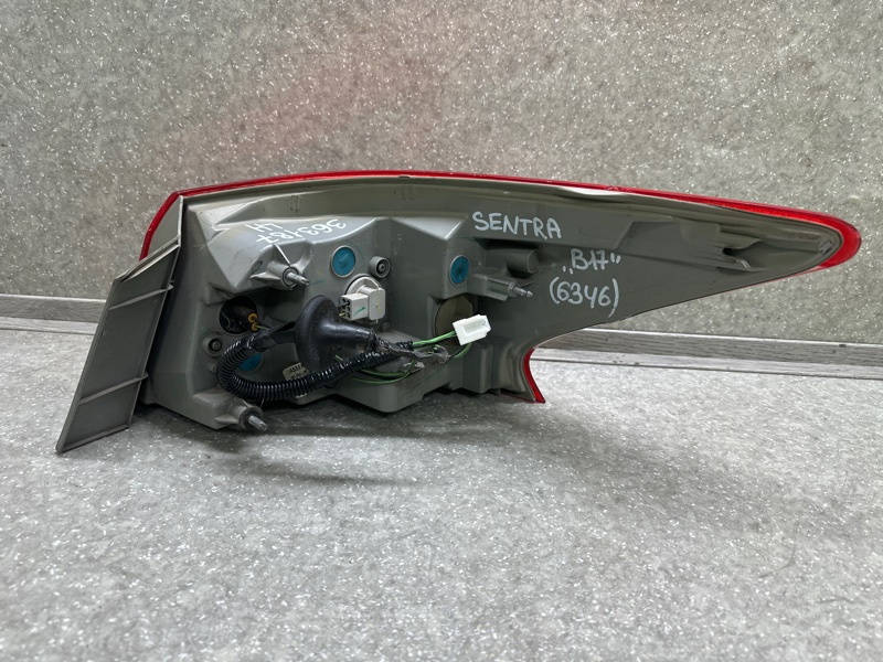 Фонарь наружный левый SENTRA B17 12-21 2014 1.8 MRA8DE Фонарь наружный левый SENTRA B17 12-21 2014 1.8 MRA8DE