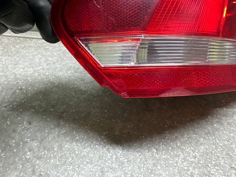 Фонарь наружный левый PASSAT B7 11-15 2014 1.8 CPRA Фонарь наружный левый PASSAT B7 11-15 2014 1.8 CPRA