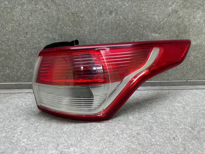 Фонарь наружный правый FORD ESCAPE 12-19 CJ5Z-13404-B Б/У
