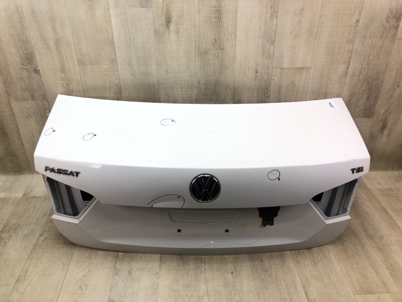 Крышка багажника PASSAT B7 11-15 2014 1.8 CPRA Крышка багажника PASSAT B7 11-15 2014 1.8 CPRA