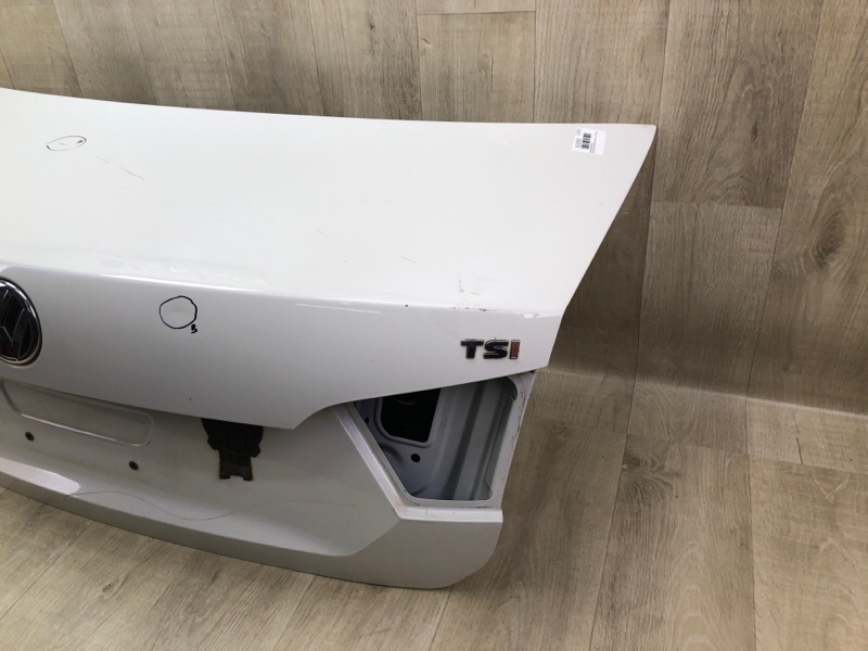 Крышка багажника PASSAT B7 11-15 2014 1.8 CPRA Крышка багажника PASSAT B7 11-15 2014 1.8 CPRA