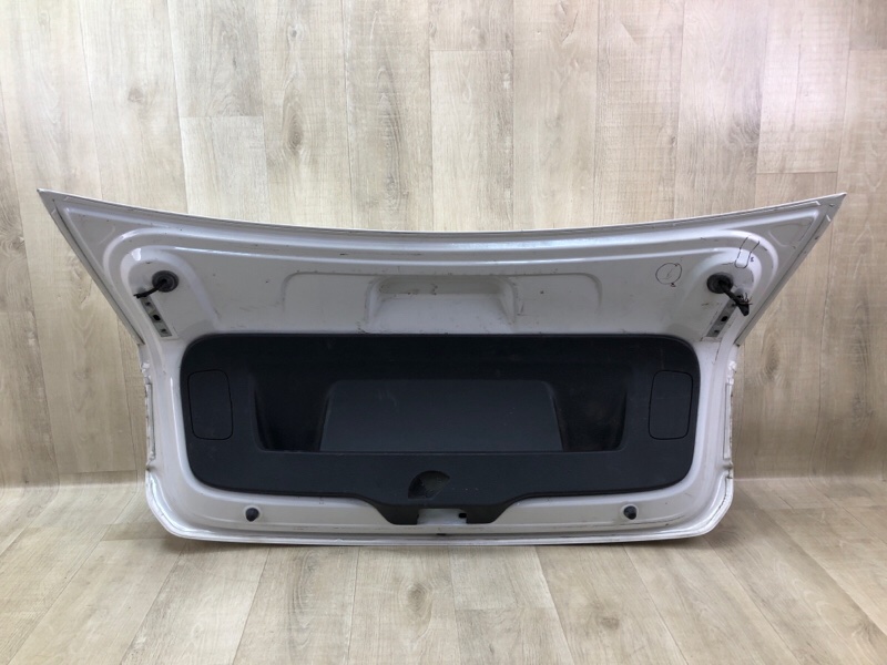 Крышка багажника PASSAT B7 11-15 2014 1.8 CPRA Крышка багажника PASSAT B7 11-15 2014 1.8 CPRA