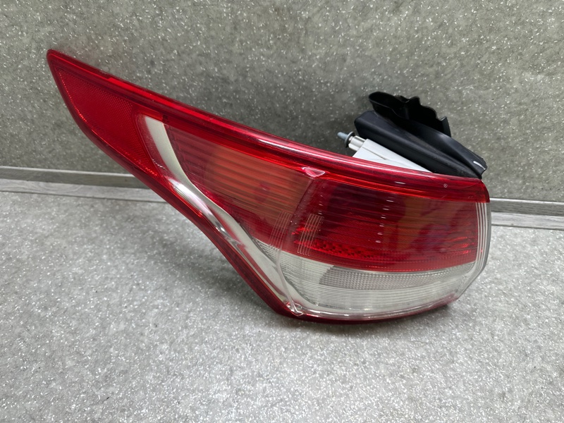 Фонарь наружный левый ESCAPE 12-19