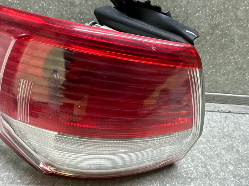 Фонарь наружный левый ESCAPE 12-19