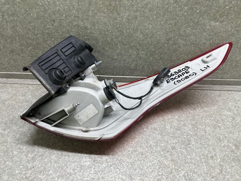 Фонарь наружный левый ESCAPE 12-19