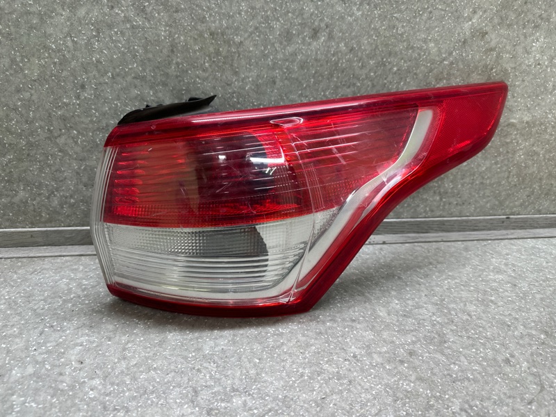 Фонарь наружный правый FORD ESCAPE 12-19 2014 CJ5Z-13404-B Б/У