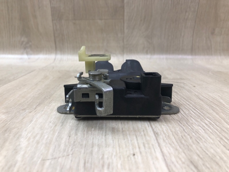 Замок крышки багажника SONATA YF 10-14 Седан Замок крышки багажника SONATA YF 10-14 Седан