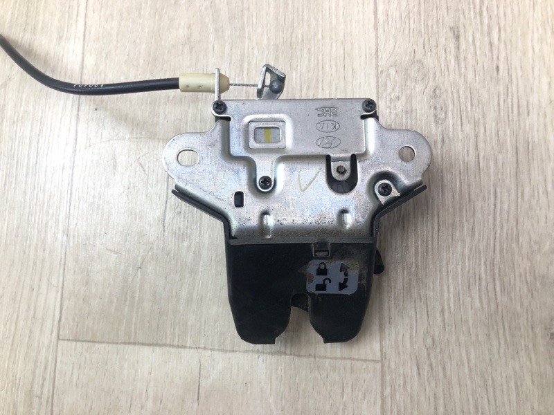 Замок крышки багажника SONATA YF 10-14 Седан Замок крышки багажника SONATA YF 10-14 Седан