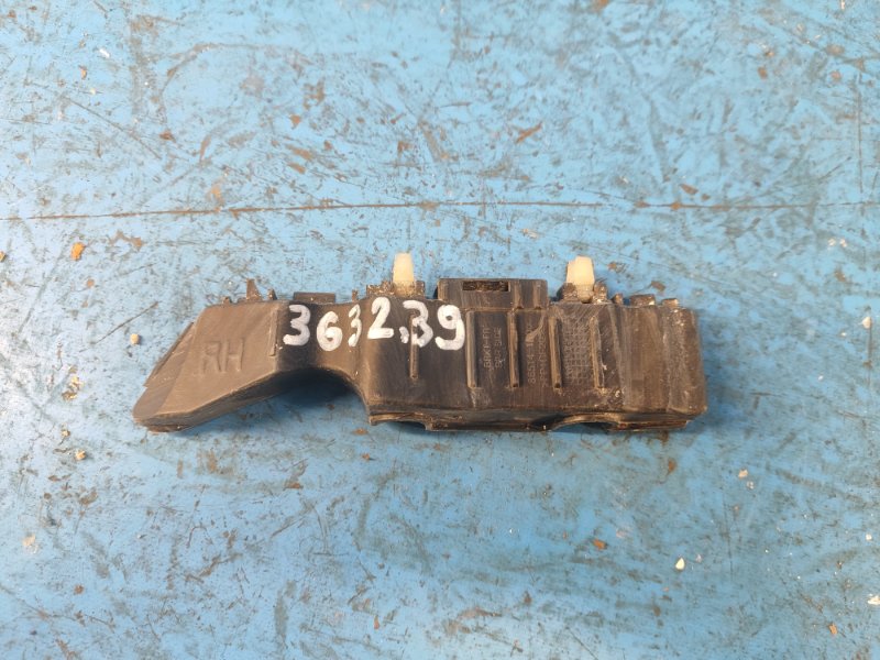 Запчасть кронштейн переднего бампера правый HYUNDAI ACCENT RB 10- 2011 ХЭТЧБЭК 1.6 G4FD 86514-1R000 Б/У Кронштейн переднего бампера правый HYUNDAI ACCENT RB 10- 2011 ХЭТЧБЭК 1.6 G4FD 86514-1R000 Б/У