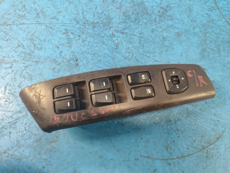 Запчасть блок управления стеклоподъемниками передний левый HYUNDAI TUCSON LM 09-15 93570-2S310MBS Б/У Блок управления стеклоподъемниками передний левый HYUNDAI TUCSON LM 09-15 93570-2S310MBS Б/У