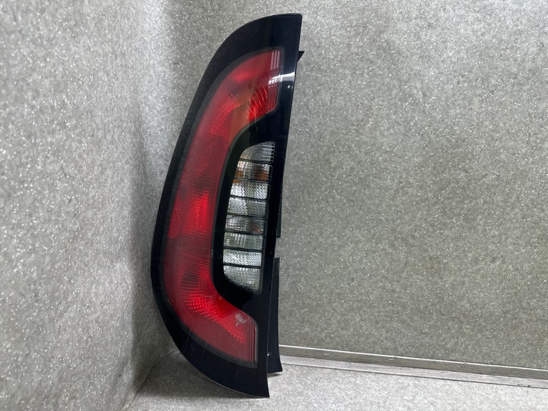 Запчасть фонарь наружный левый KIA SOUL PS 13-19 2019 2.0 G4NC 92401-B2010 Б/У Фонарь наружный левый KIA SOUL PS 13-19 2019 2.0 G4NC 92401-B2010 Б/У