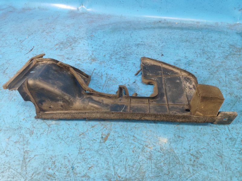 Дефлектор радиатора левый X-TRAIL/ROGUE T32 13-20 Дефлектор радиатора левый X-TRAIL/ROGUE T32 13-20