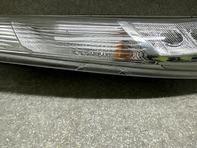 Фонарь наружный правый LEAF 10-17 EM61 Фонарь наружный правый LEAF 10-17 EM61