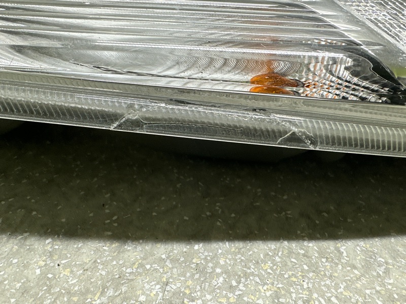 Фонарь наружный правый LEAF 10-17 EM61 Фонарь наружный правый LEAF 10-17 EM61