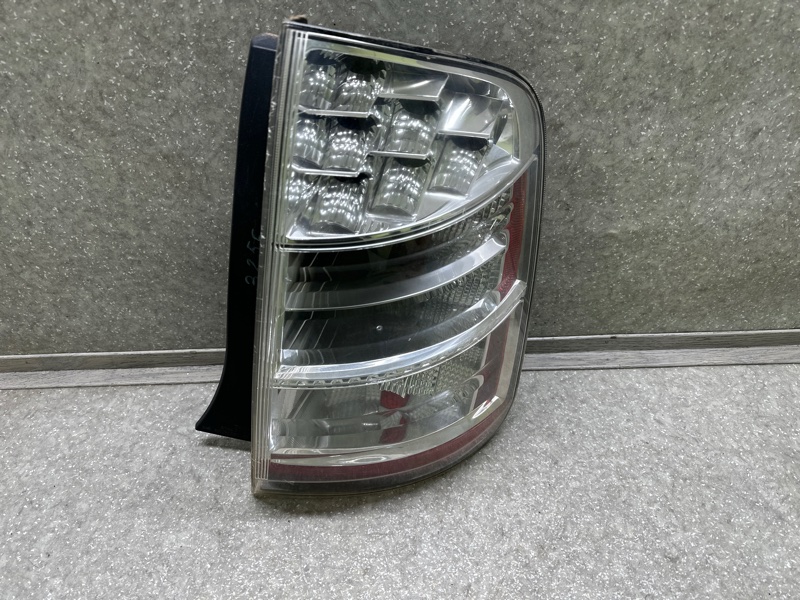 Фонарь наружный правый PRIUS - 20 03-11 Фонарь наружный правый PRIUS - 20 03-11