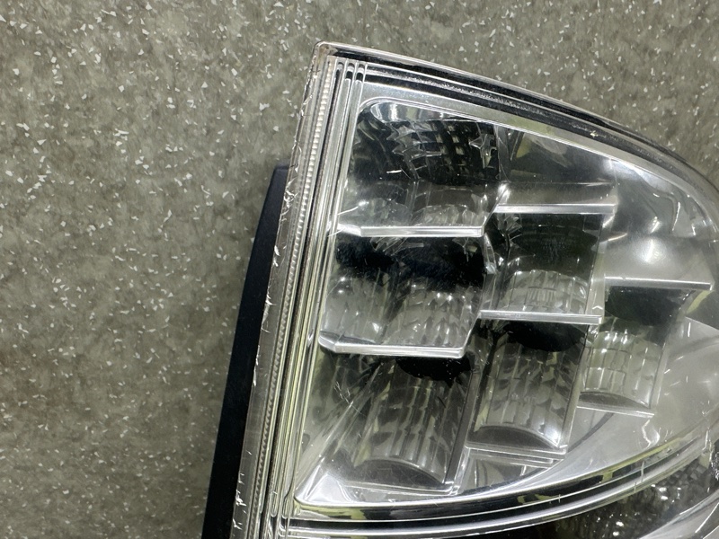 Фонарь наружный правый PRIUS - 20 03-11 Фонарь наружный правый PRIUS - 20 03-11