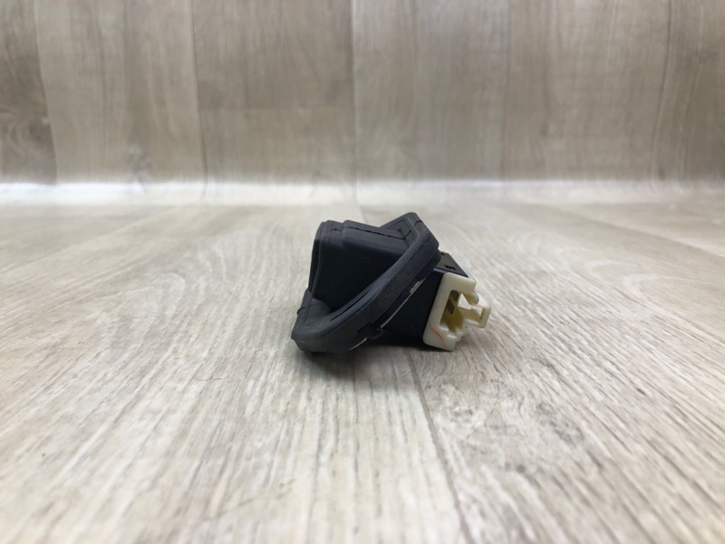 Кнопка открывания багажника наружная LEXUS HS250H (ANF10) 09-12 2.4 2AZFXE