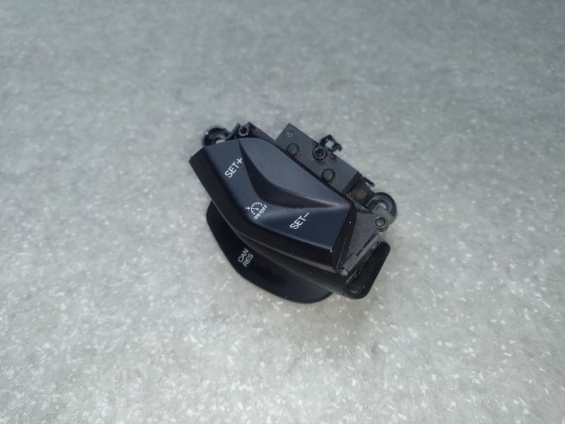 Запчасть кнопки на руль FORD ESCAPE 12-19 CP9Z-9C888-A Б/У Кнопки на руль FORD ESCAPE 12-19 CP9Z-9C888-A Б/У