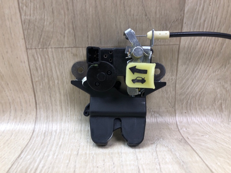 Запчасть замок крышки багажника HYUNDAI SONATA YF 10-14 Седан 812303Q000 Б/У Замок крышки багажника HYUNDAI SONATA YF 10-14 Седан 812303Q000 Б/У