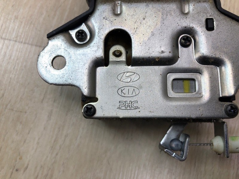 Замок крышки багажника SONATA YF 10-14 Седан Замок крышки багажника SONATA YF 10-14 Седан