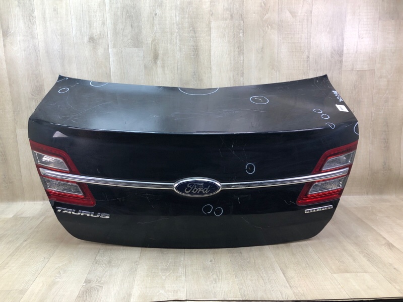 Запчасть крышка багажника FORD TAURUS 10-19 DG1Z-5440110-A Б/У Крышка багажника FORD TAURUS 10-19 DG1Z-5440110-A Б/У