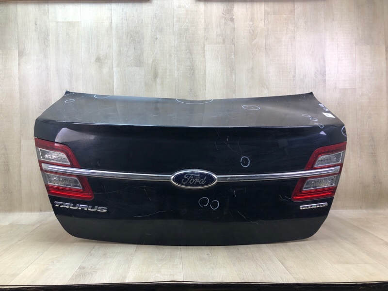 Крышка багажника TAURUS 10-19 Крышка багажника TAURUS 10-19