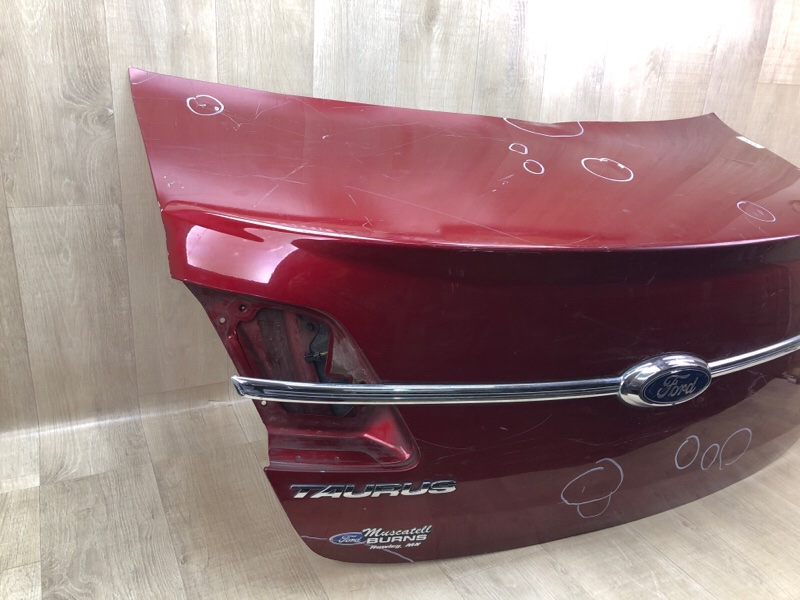 Крышка багажника TAURUS 10-19 Крышка багажника TAURUS 10-19
