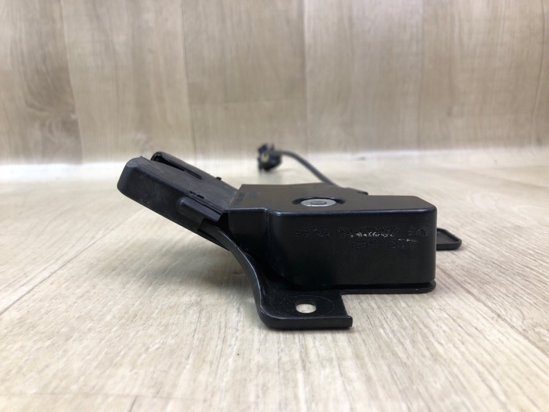 Замок крышки багажника FUSION (USA) 06-12