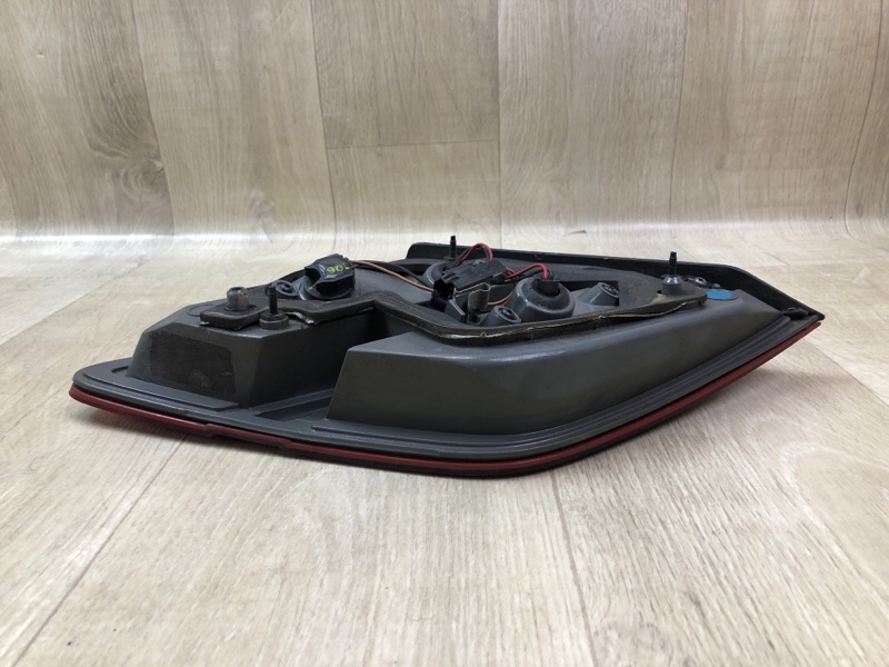 Фонарь внутренний правый TAURUS 10-19 Фонарь внутренний правый TAURUS 10-19