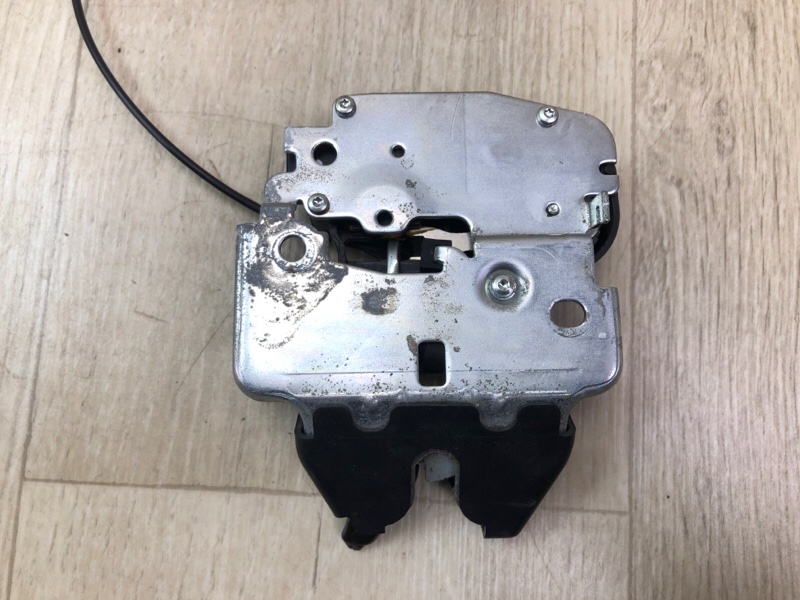 Замок крышки багажника ALTIMA L33 12-18 Седан