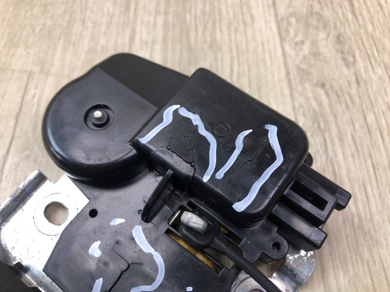 Замок крышки багажника ALTIMA L33 12-18 Седан