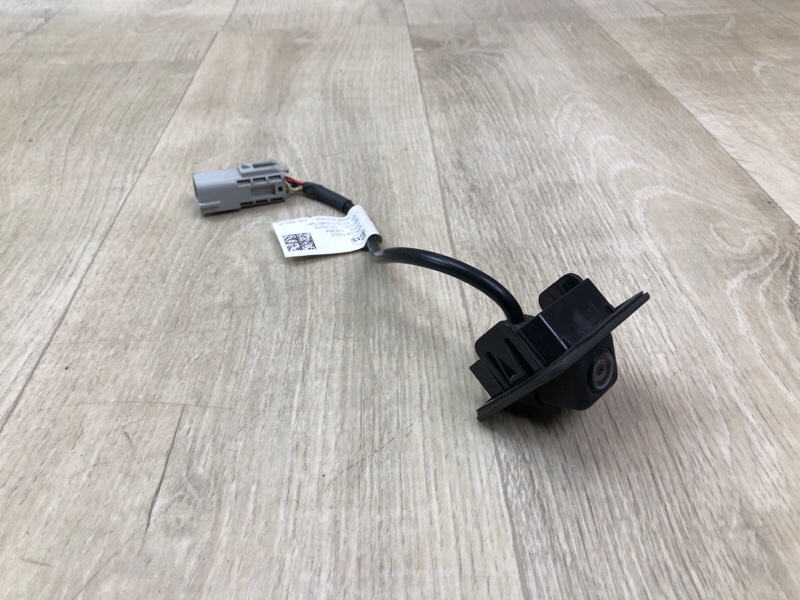 Запчасть камера заднего вида CHEVROLET CRUZE 15- Седан 39098729 Б/У Камера заднего вида CHEVROLET CRUZE 15- Седан 39098729 Б/У