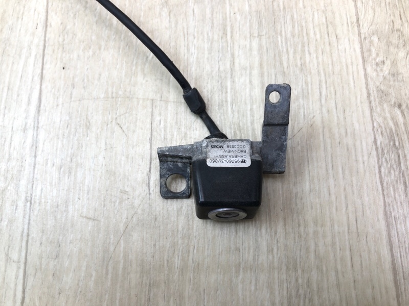 Камера заднего вида HYUNDAI GENESIS SEDAN 08-13 Камера заднего вида HYUNDAI GENESIS SEDAN 08-13