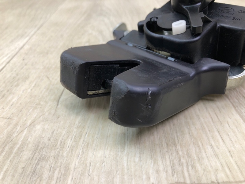 Замок крышки багажника GENESIS SEDAN 08-13 Замок крышки багажника GENESIS SEDAN 08-13