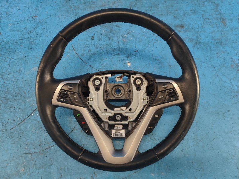 Запчасть руль HYUNDAI VELOSTER 11-18 2013 1.6 G4FD 56110-2V400-RY Б/У Руль HYUNDAI VELOSTER 11-18 2013 1.6 G4FD 56110-2V400-RY Б/У