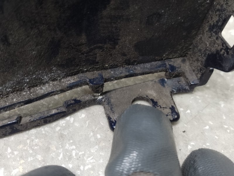 Клык бампера задний левый OUTLANDER XL 05-13 2009 3.0 6B31