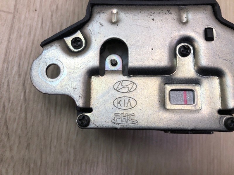 Замок крышки багажника GENESIS COUPE 09-16 Замок крышки багажника GENESIS COUPE 09-16