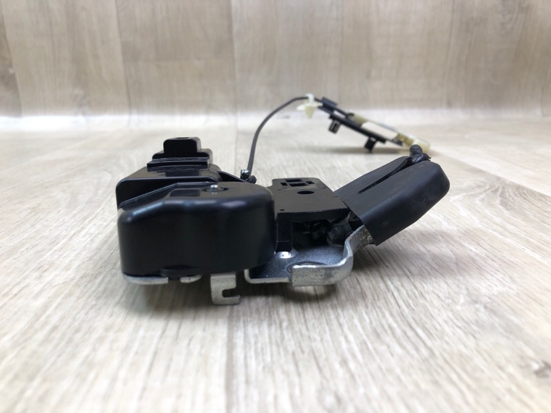 Замок крышки багажника NISSAN MAXIMA A35 08-15 Замок крышки багажника NISSAN MAXIMA A35 08-15
