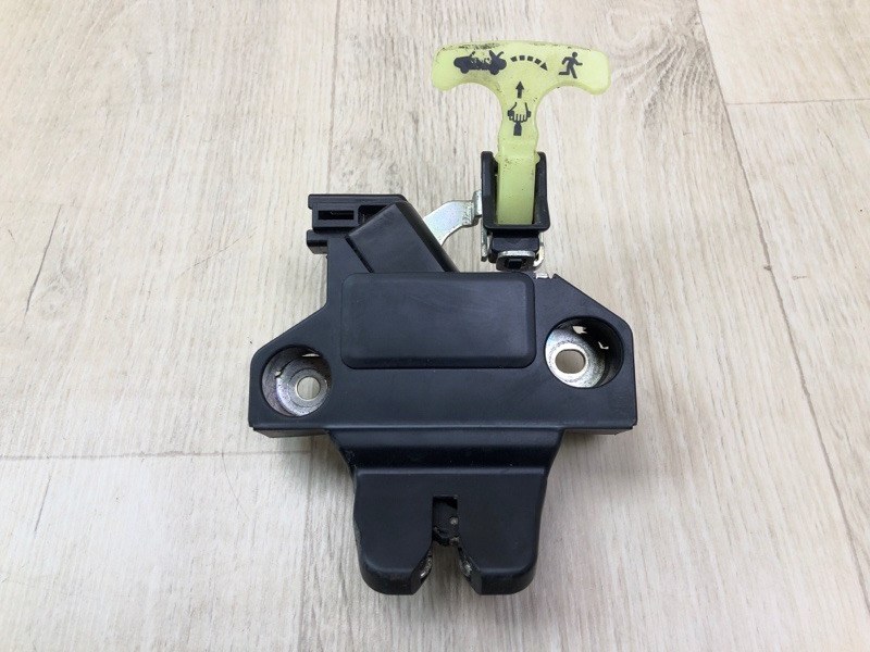 Запчасть замок крышки багажника TOYOTA COROLLA 150 06-13 Седан 6460002040 Б/У Замок крышки багажника TOYOTA COROLLA 150 06-13 Седан 6460002040 Б/У