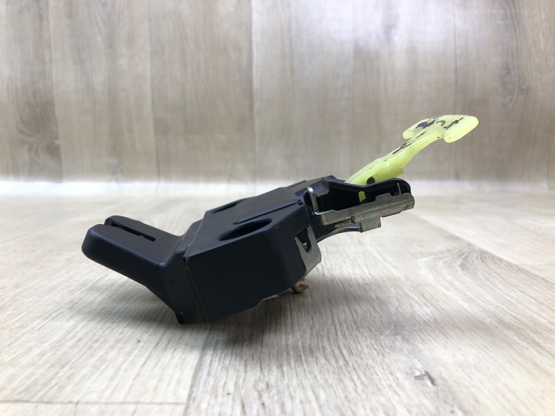 Замок крышки багажника COROLLA 150 06-13 Седан Замок крышки багажника COROLLA 150 06-13 Седан