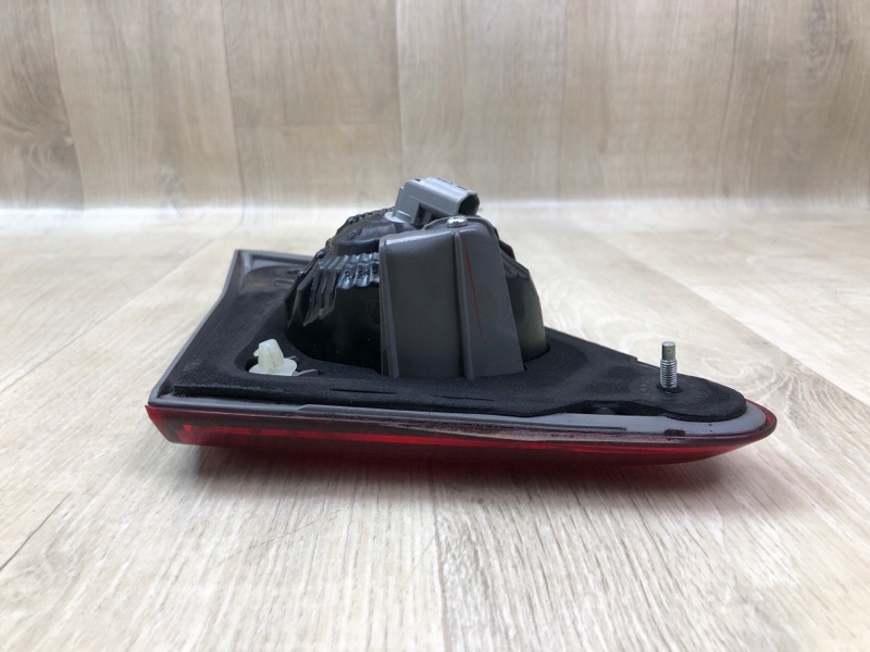 Фонарь внутренний правый TOYOTA COROLLA 150 06-13 Седан Фонарь внутренний правый TOYOTA COROLLA 150 06-13 Седан