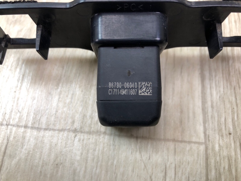 Камера заднего вида CAMRY 55 14-17 2015 2.5 2ARFE Камера заднего вида CAMRY 55 14-17 2015 2.5 2ARFE